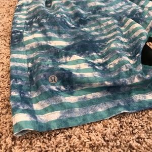 Lululemon Mens Medium Short with Compression Line